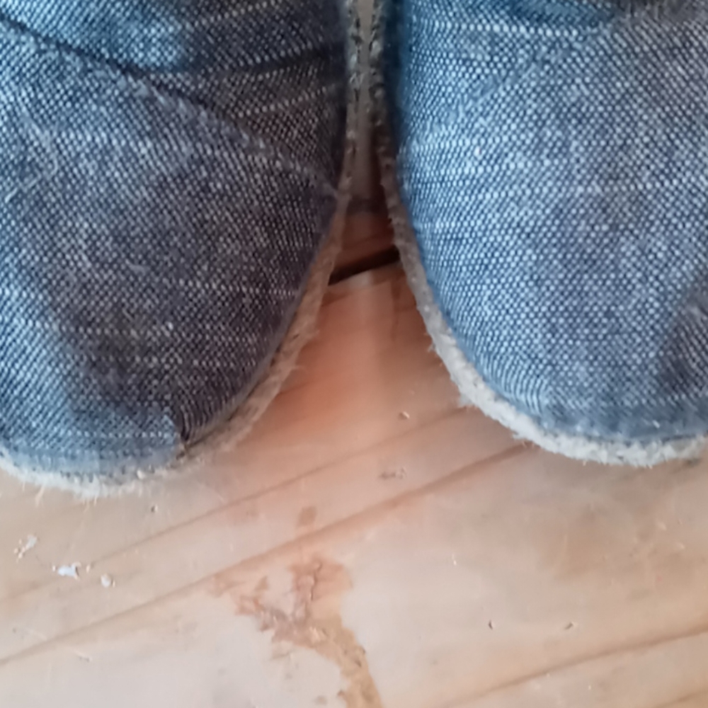 Toms - Picture 5 of 7